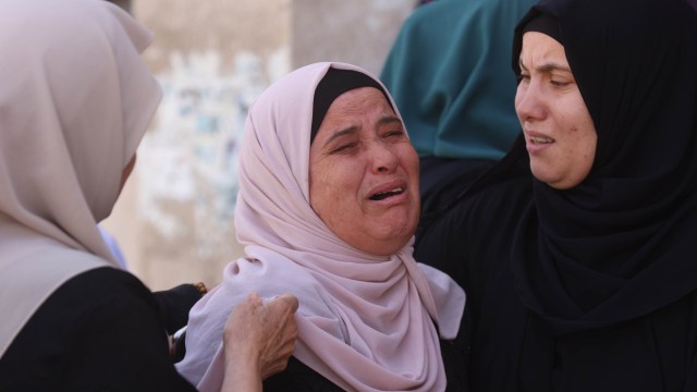 Article thumbnail: JENIN, WEST BANK - OCTOBER 22: Relatives of Palestinians who lost their lives in Israeli attack on Jenin Refugee Camp, mourn during the funeral ceremony in Jenin, West Bank on October 22, 2023. (Photo by Issam Rimawi/Anadolu via Getty Images)