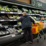 Article thumbnail: File photo dated 15/10/21 of shoppers in a supermarket. Shop price inflation has eased for the sixth month in a row as retailers compete fiercely for customers ahead of Christmas, figures show. Shop prices were 4.3% higher than last November, down from October's 5.2% and the lowest inflation since last June, according to the British Retail Consortium (BRC)-NielsenIQ Shop Price Index. Issue date: Tuesday November 28, 2023. PA Photo. See PA story CONSUMER Prices. Photo credit should read: Aaron Chown/PA Wire