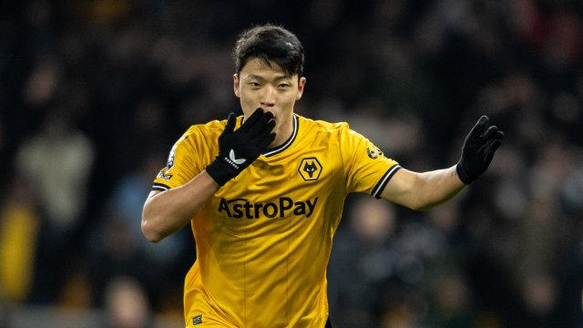 Article thumbnail: WOLVERHAMPTON, ENGLAND - DECEMBER 05: Wolverhampton Wanderers' Hwang Hee-Chan celebrates scoring his side's first goal during the Premier League match between Wolverhampton Wanderers and Burnley FC at Molineux on December 05, 2023 in Wolverhampton, England. (Photo by Andrew Kearns - CameraSport via Getty Images)