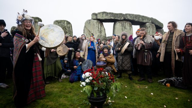 Article thumbnail: winter events uk winter solstice pagan uk events
