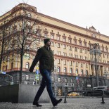 Article thumbnail: A man walks past the headquarters of the Federal Security Service (FSB), the successor agency to the KGB, and Lubyanka Square in front of it in central Moscow on March 3, 2023. - The Russian security services FSB announced they had pushed back to Ukraine Ukrainian "saboteurs" who had infiltrated the Bryansk region (southwest of Russia) and who opened fire on a car killing two civilians and injuring a child, according to Moscow. Russia will "take measures" to prevent Ukrainian incursions, after Russian authorities reported the day before an "infiltration" of Ukrainian "saboteurs" in a Russian region bordering Ukraine, the Kremlin said on March 3. (Photo by Alexander NEMENOV / AFP) (Photo by ALEXANDER NEMENOV/AFP via Getty Images)