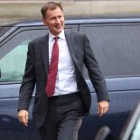 Article thumbnail: British Chancellor Jeremy Hunt arrives at a back entrance of Downing Street in London, Britain, December 19, 2023. REUTERS/Toby Melville